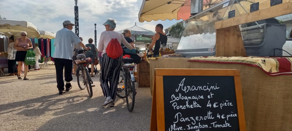 Nouveau : Le marché du vendredi soir !